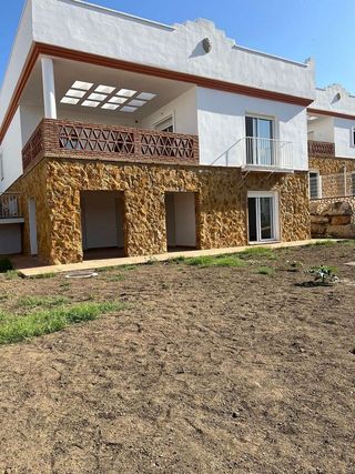Chalet en venta en El Faro de Calaburra - Chaparral en Mijas
