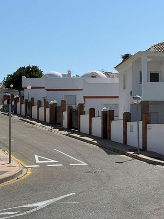 Chalet en venta en El Faro de Calaburra - Chaparral en Mijas