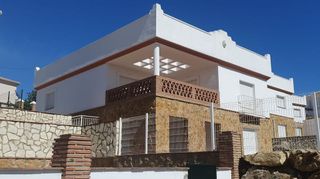 Chalet en venta en El Faro de Calaburra - Chaparral en Mijas