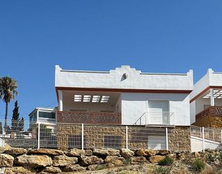 Chalet en venta en El Faro de Calaburra - Chaparral en Mijas