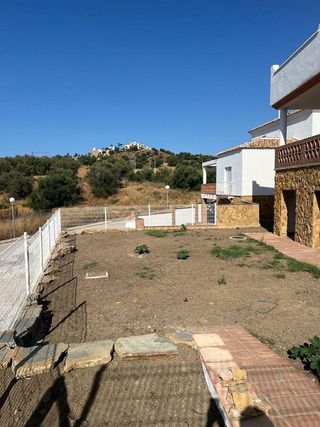 Chalet en venta en El Faro de Calaburra - Chaparral en Mijas