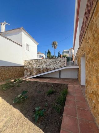 Chalet en venta en El Faro de Calaburra - Chaparral en Mijas