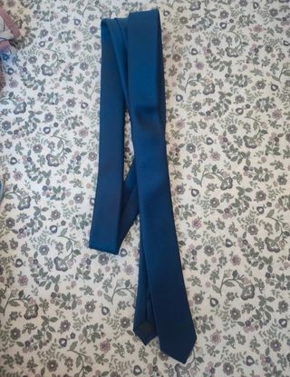 Corbata azul oscura
