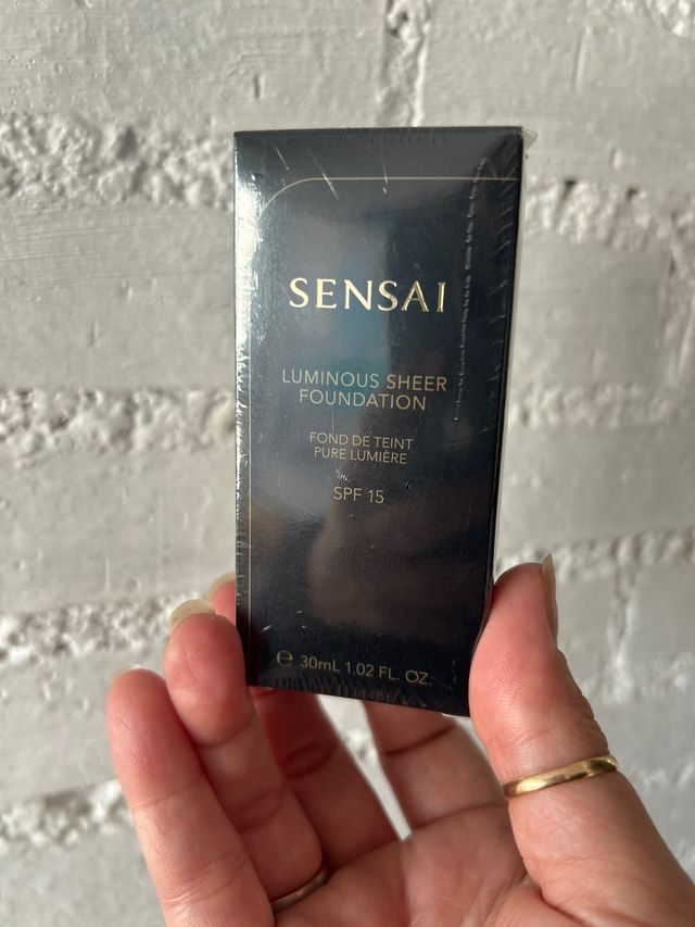 Sensai Luminous Sheer Foundation SPF 15