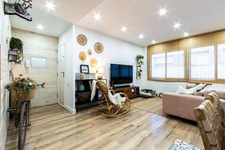 Piso en venta en Les Arenes - La Grípia  Can Montllor en Terrassa