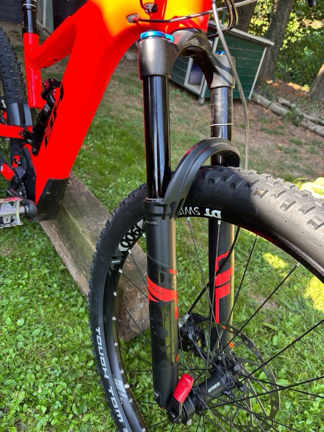 Bicicleta Eléctrica BH ATOMX Carbono