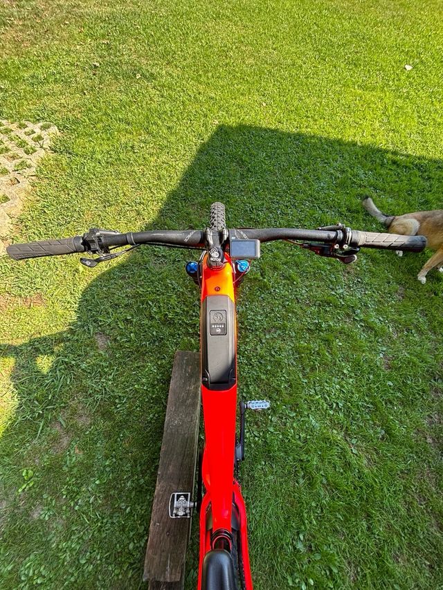 Bicicleta Eléctrica BH ATOMX Carbono