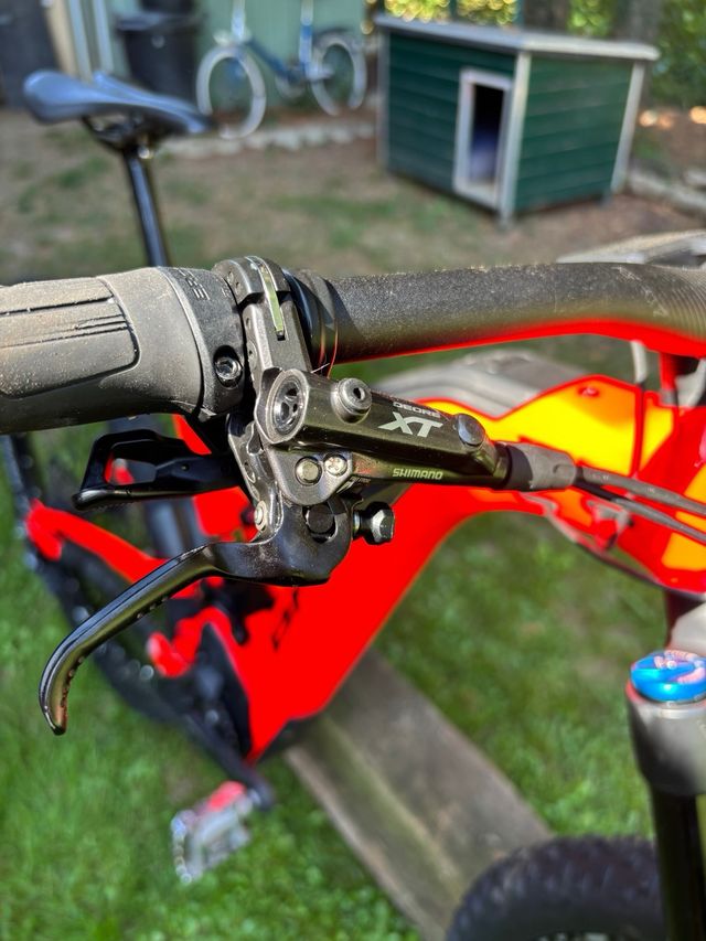 Bicicleta Eléctrica BH ATOMX Carbono