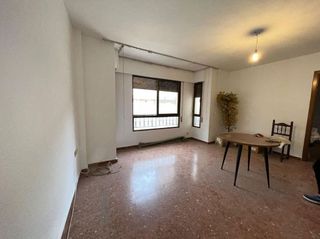 Piso en venta en Cabra