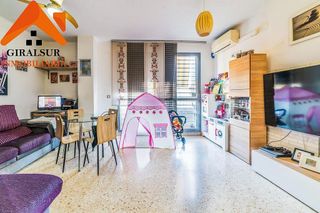 Piso en venta en Parque Alcosa - Jardines del Edén en Sevilla