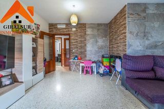 Piso en venta en Parque Alcosa - Jardines del Edén en Sevilla
