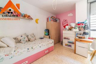 Piso en venta en Parque Alcosa - Jardines del Edén en Sevilla