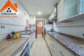 Piso en venta en Parque Alcosa - Jardines del Edén en Sevilla
