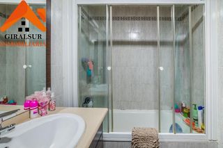 Piso en venta en Parque Alcosa - Jardines del Edén en Sevilla