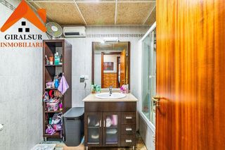 Piso en venta en Parque Alcosa - Jardines del Edén en Sevilla