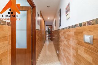 Piso en venta en Parque Alcosa - Jardines del Edén en Sevilla