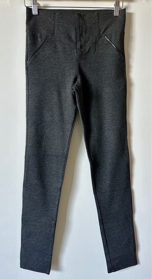 Pantalón gris Stradivarius T.36
