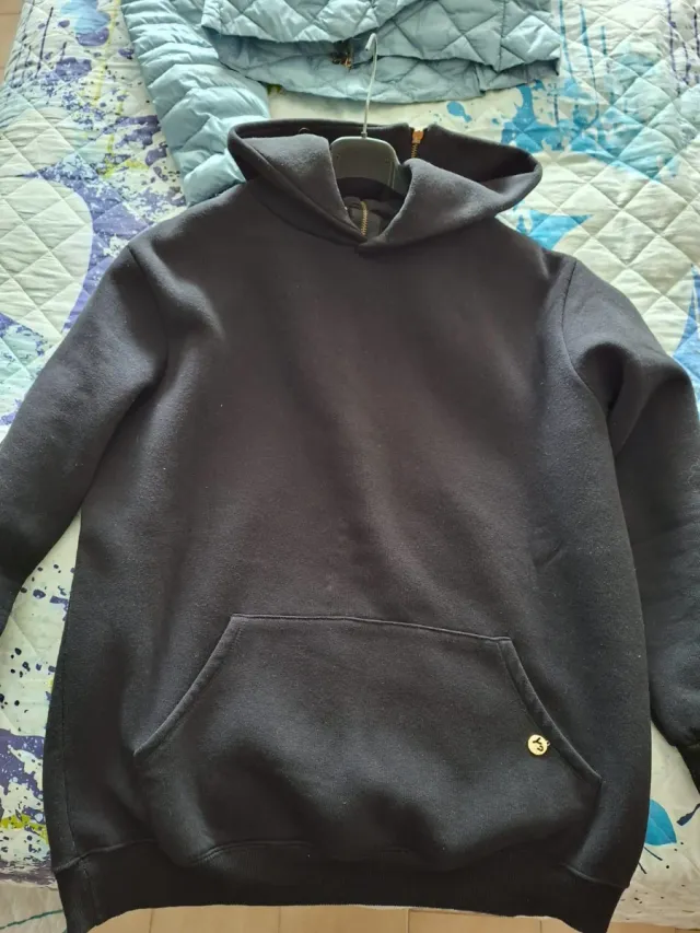 Felpa Ynot donna nera con stampa oro