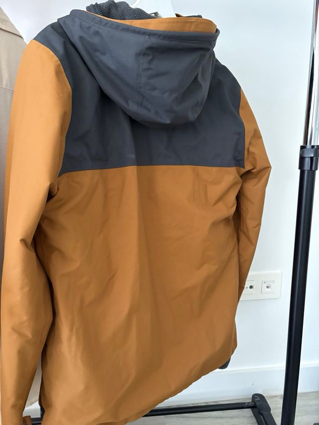 Chaqueta senderismo con polar interior