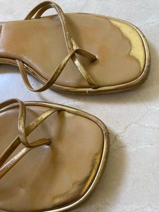 Sandalias doradas MNG talla 39