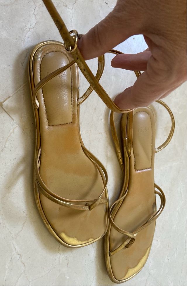 Sandalias doradas MNG talla 39