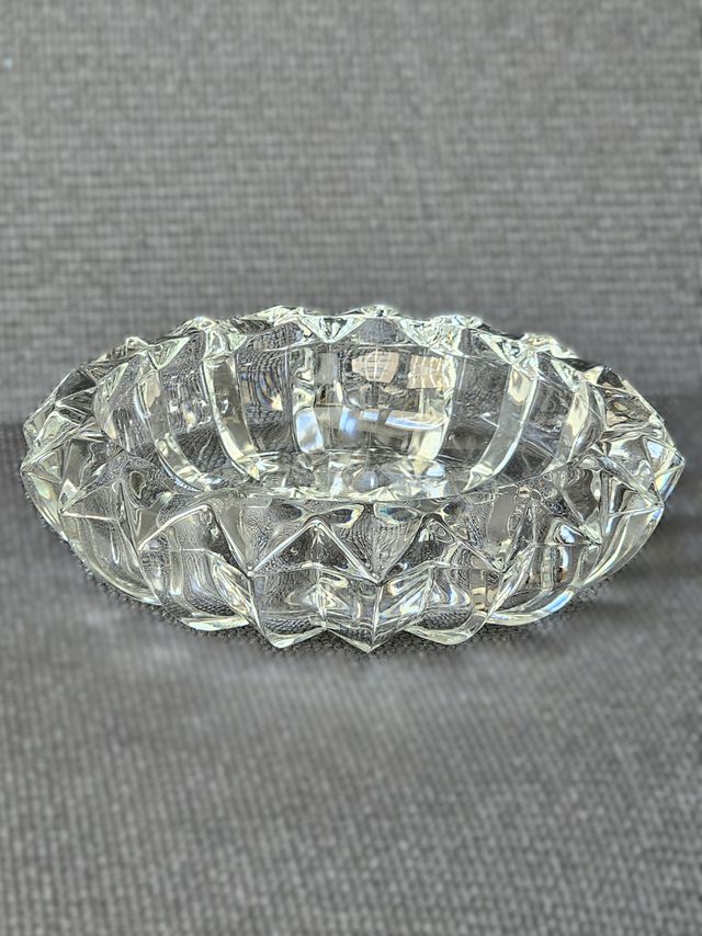 Cenicero de cristal tallado