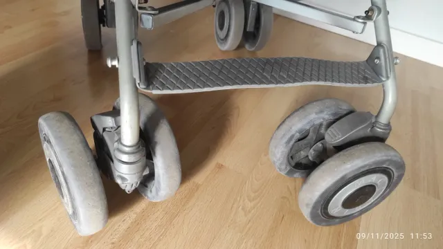 Silla de paseo Maclaren gris