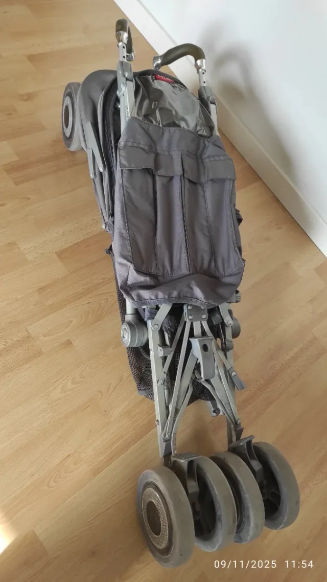 Silla de paseo Maclaren gris