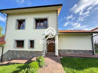 Chalet en venta en Celorio-Poó-Parres en Llanes