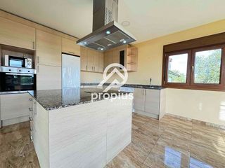 Chalet en venta en Celorio-Poó-Parres en Llanes