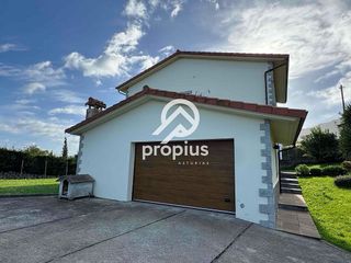 Chalet en venta en Celorio-Poó-Parres en Llanes