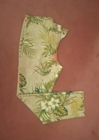 Pantalón estampado floral mujer