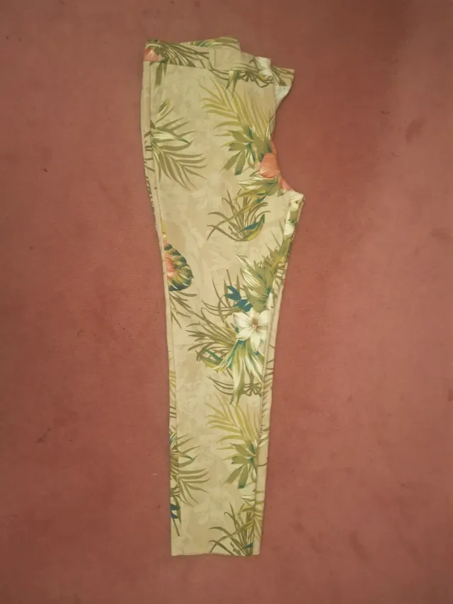 Pantalón estampado floral mujer