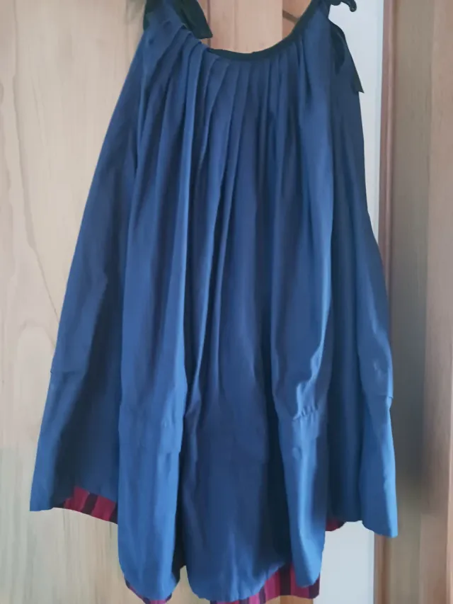 Falda traje regional azul y rojo
