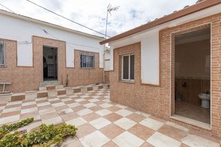 Chalet en venta en Atarfe