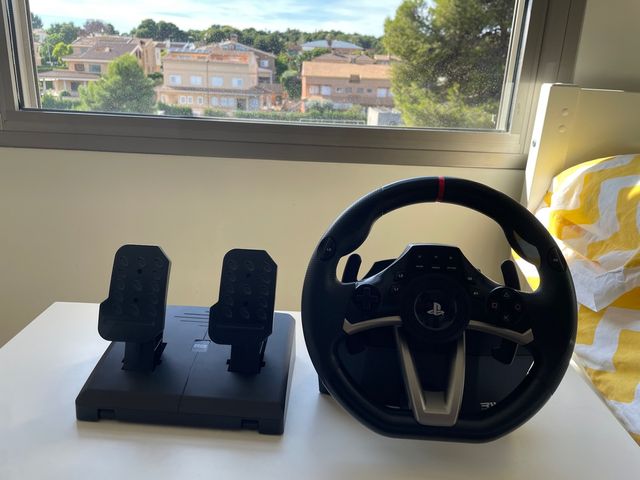 Volante Hori PS4 con Pedales