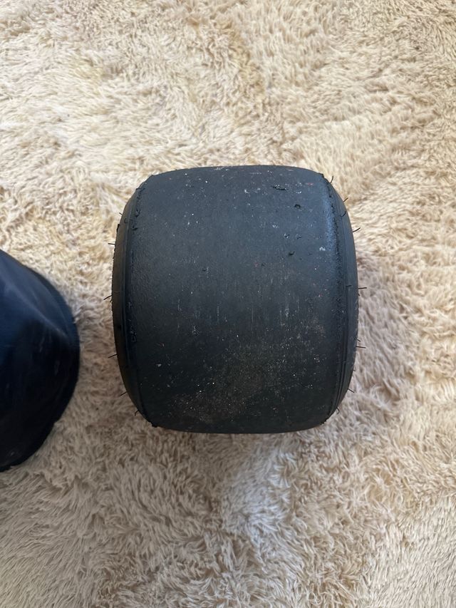 Juego llantas CRG usadas con funda de transporte.