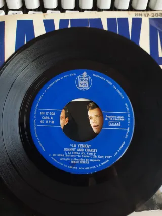 Single JOHNNY AND CHARLEY - La Yenka