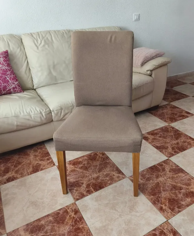 5 Sillas de comedor de tela y madera