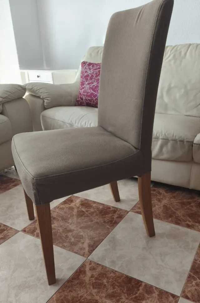 5 Sillas de comedor de tela y madera