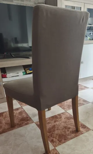 4 Sillas de comedor de tela y madera