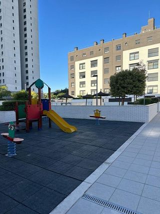 Piso en venta en El Barral Ferial en Coslada