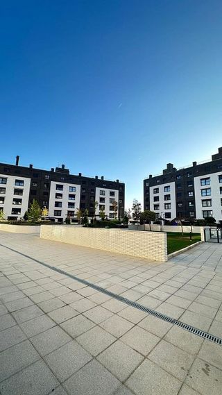 Piso en venta en El Barral Ferial en Coslada