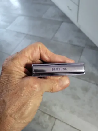 Samsung Galaxy Z Flip4- 8/512GB Lavender