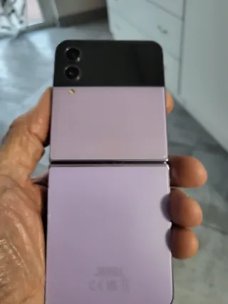 Samsung Galaxy Z Flip4- 8/512GB Lavender