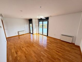 Piso en venta en Hermanos Falcó - Sepulcro Bolera en Albacete