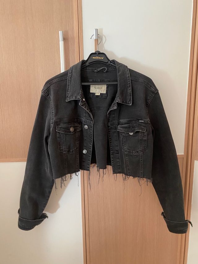 Chaqueta vaquera Pull&Bear negra crop