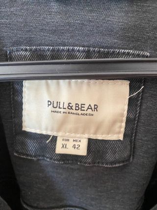 Chaqueta vaquera Pull&Bear negra crop