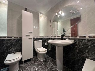 Piso en venta en Zona Avenida al Vedat en Torrent