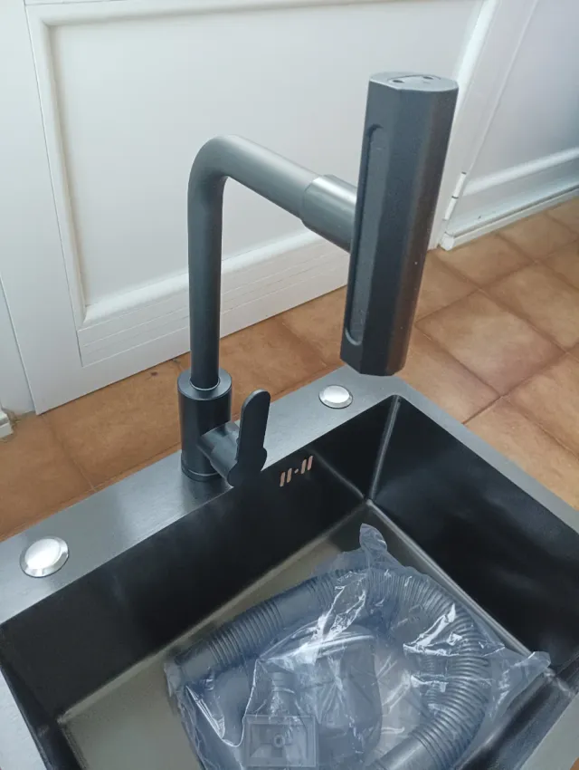 FREGADERO INOX NEGRO 50X40 Y GRIFO NUEVOS A 75 EUR